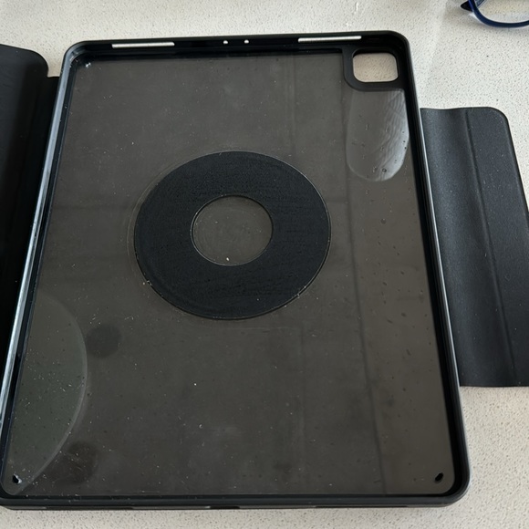 12.9'' Case for iPad Pro 12.9 3rdt/4th/5th/6th Gen, Rotatable with Magnet - Picture 2 of 5